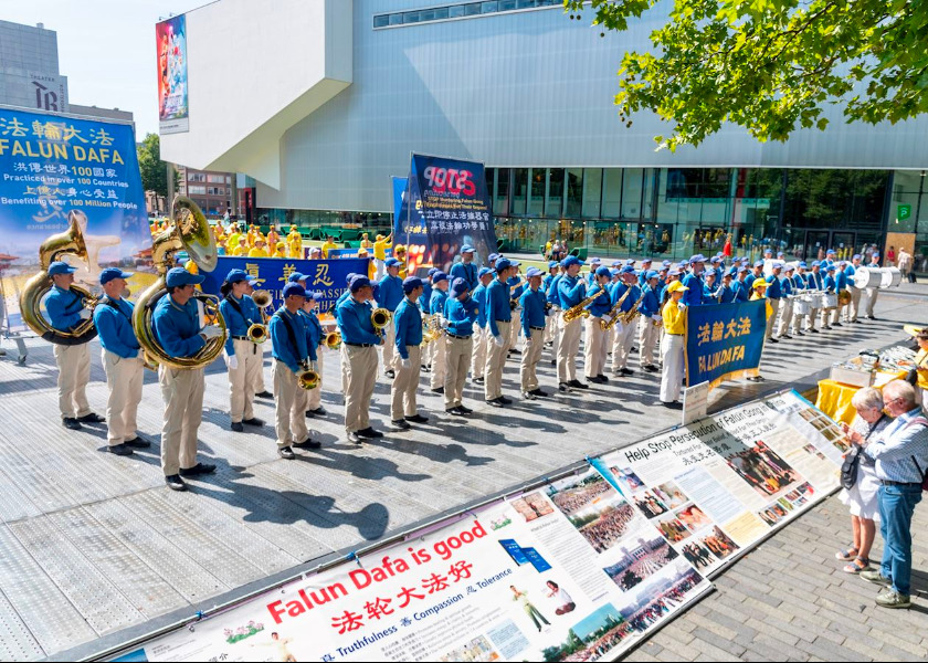 Image for article เนเธอร์แลนด์ : การเดินขบวนและการชุมนุมใน Rotterdam เพื่อเปิดโปงการประทุษร้ายฝ่าหลุนกงอย่างต่อเนื่อง